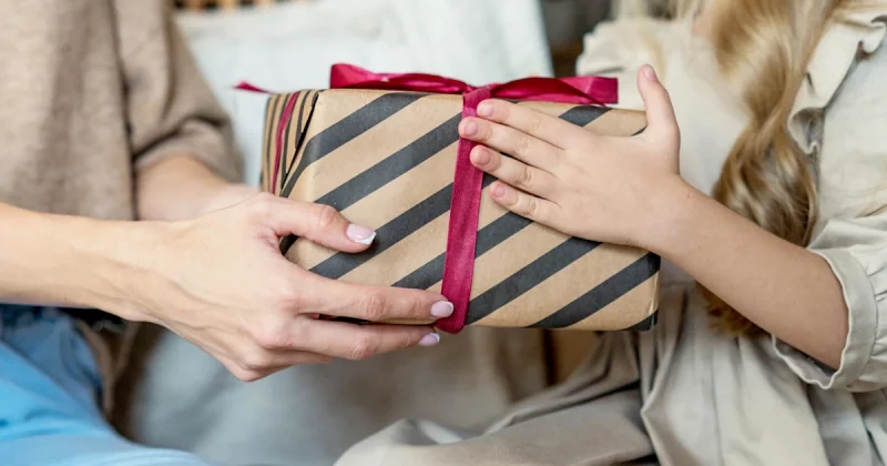 7 Fresh and Fabulous New Year Gifts for Girlfriend